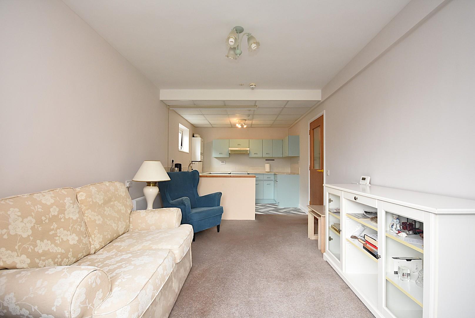 Flat 8 Penarth House, 26 Stanwell Road, Penarth, CF64 2EY